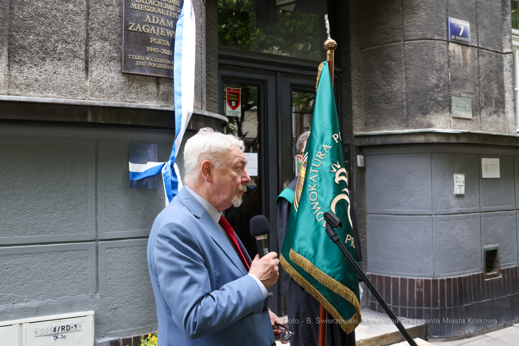 bs-czerwca 21, 2022-img_6152.jpg-Adam Zagajewski, Tablica, Majchrowski  Autor: B. Świerzowski