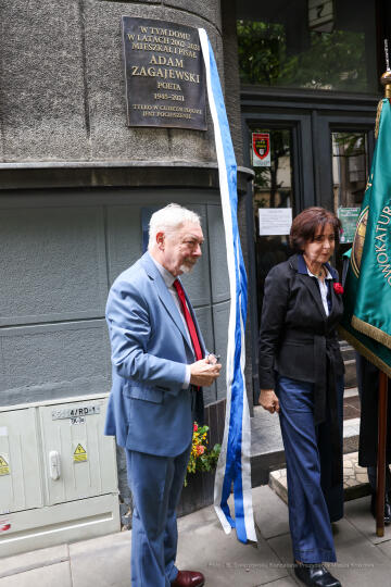 bs-czerwca 21, 2022-img_6169.jpg-Adam Zagajewski, Tablica, Majchrowski