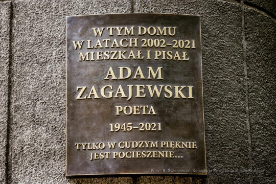 bs-czerwca 21, 2022-img_6198.jpg-Adam Zagajewski, Tablica, Majchrowski