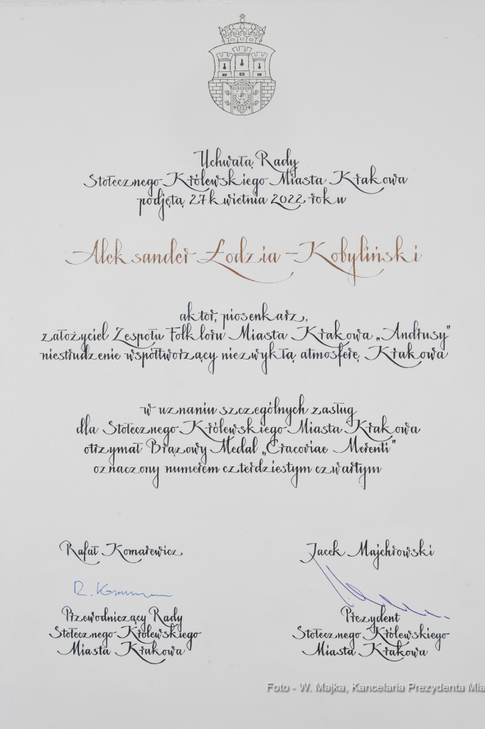 011jpg.jpg-brązowe Cracoviae Merenti  Autor: W. Majka