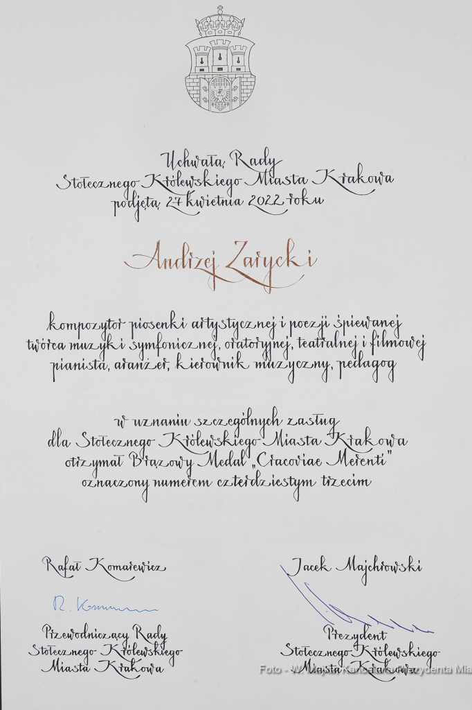 022jpg.jpg-brązowe Cracoviae Merenti  Autor: W. Majka