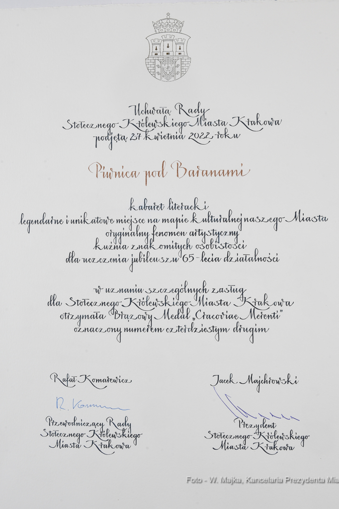 033jpg.jpg-brązowe Cracoviae Merenti  Autor: W. Majka