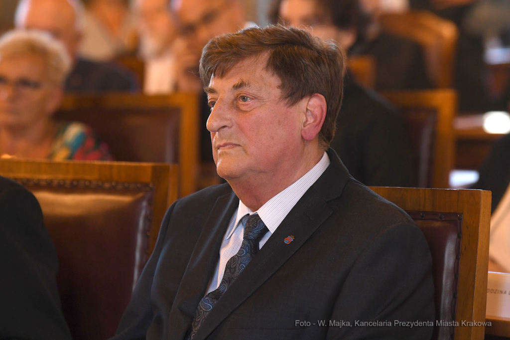 1414jpg.jpg-brązowe Cracoviae Merenti  Autor: W. Majka