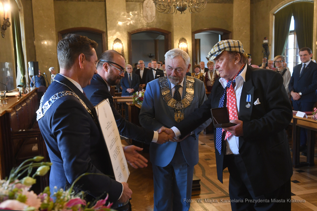 4141jpg.jpg-brązowe Cracoviae Merenti  Autor: W. Majka