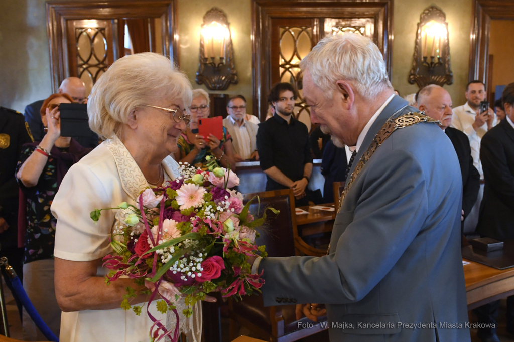 4343jpg.jpg-brązowe Cracoviae Merenti  Autor: W. Majka