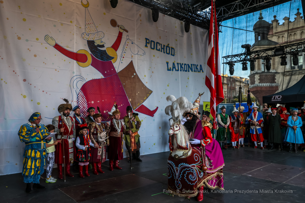 bs_220623_7463.jpg-Pochód Lajkonika, Majchrowski  Autor: Bogusław Świerzowski / krakow.pl