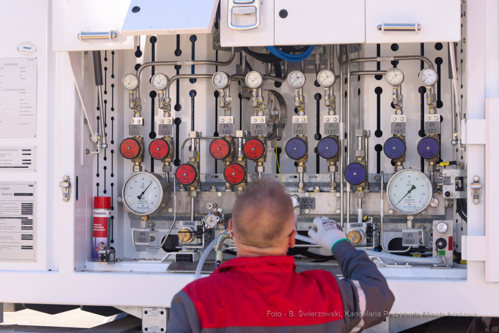 bs_220624_8519.jpg-Stacja Wodór, MPK, Majchrowski, Obajtek  Autor: B. Świerzowski