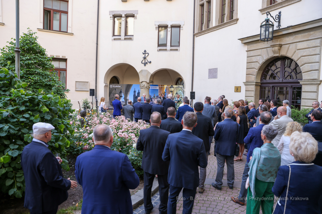 bs-czerwca 24, 2022-img_8803.jpg-Profesorowie, Spotkanie, Majchrowski  Autor: B. Świerzowski