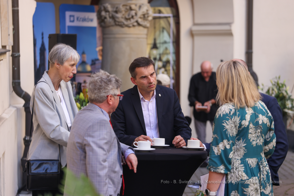 bs-czerwca 24, 2022-img_8926.jpg-Profesorowie, Spotkanie, Majchrowski  Autor: B. Świerzowski