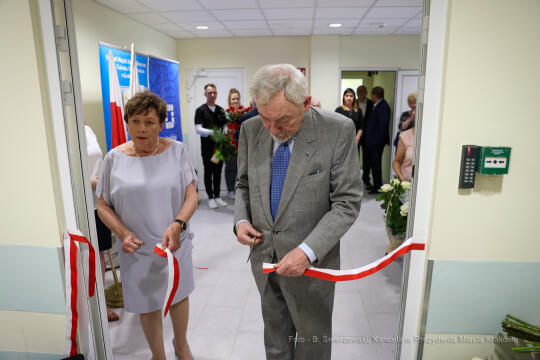 bs_220630_1802.jpg-Szpital Narutowicza, Majchrowski