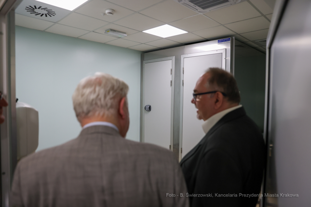 bs_220630_1808.jpg-Szpital Narutowicza, Majchrowski  Autor: B. Świerzowski