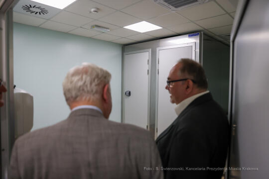 bs_220630_1808.jpg-Szpital Narutowicza, Majchrowski