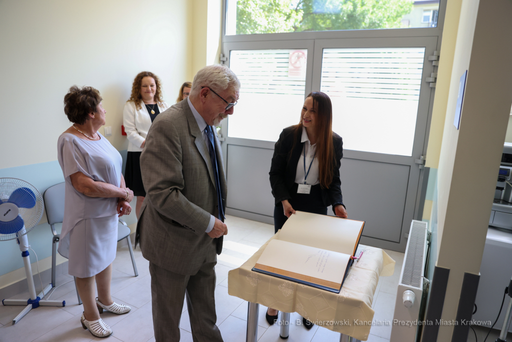 bs_220630_1903.jpg-Szpital Narutowicza, Majchrowski  Autor: B. Świerzowski