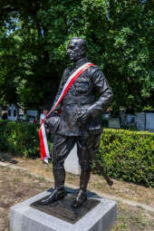 bs_220630_1908.jpg-Pomnik Wieniawy Długoszowskiego, Majchrowski, Uroczystości