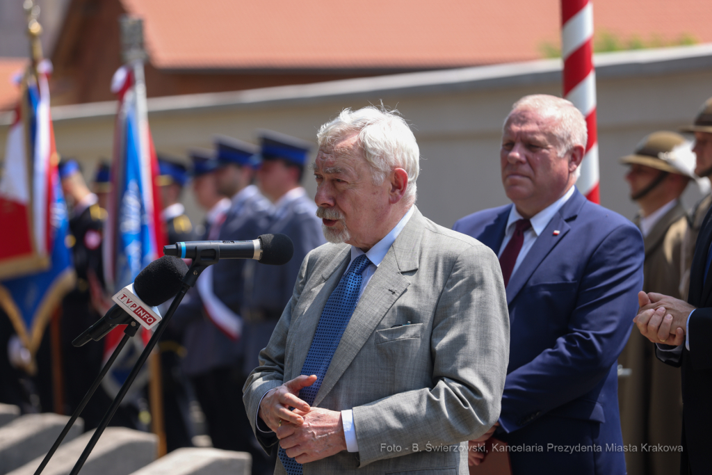 bs_220630_2066.jpg-Pomnik Wieniawy Długoszowskiego, Majchrowski, Uroczystości  Autor: B. Świerzowski