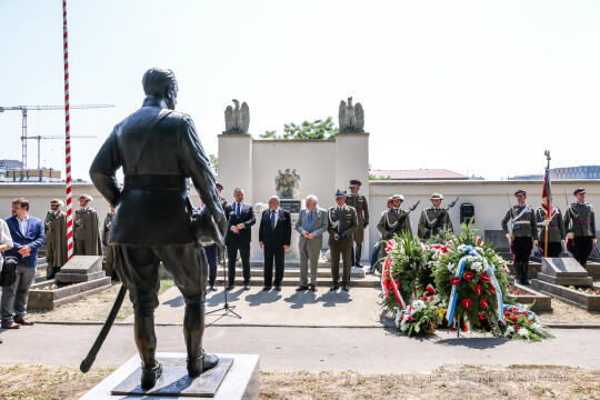 bs_220630_2150.jpg-Pomnik Wieniawy Długoszowskiego, Majchrowski, Uroczystości