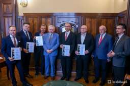 yuygovq8.jpeg-Wyróżniono najlepsze stacje kontroli pojazdów