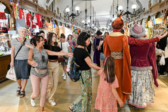 20220803_umk_30.jpg-Sukiennice, Święto, Majchrowski