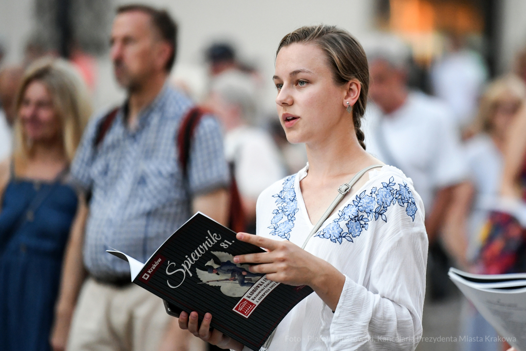 20220805_umk_101.jpg-Lekcja śpiewania, 2022, Kadrówka 1914  Autor: P. Wojnarowski