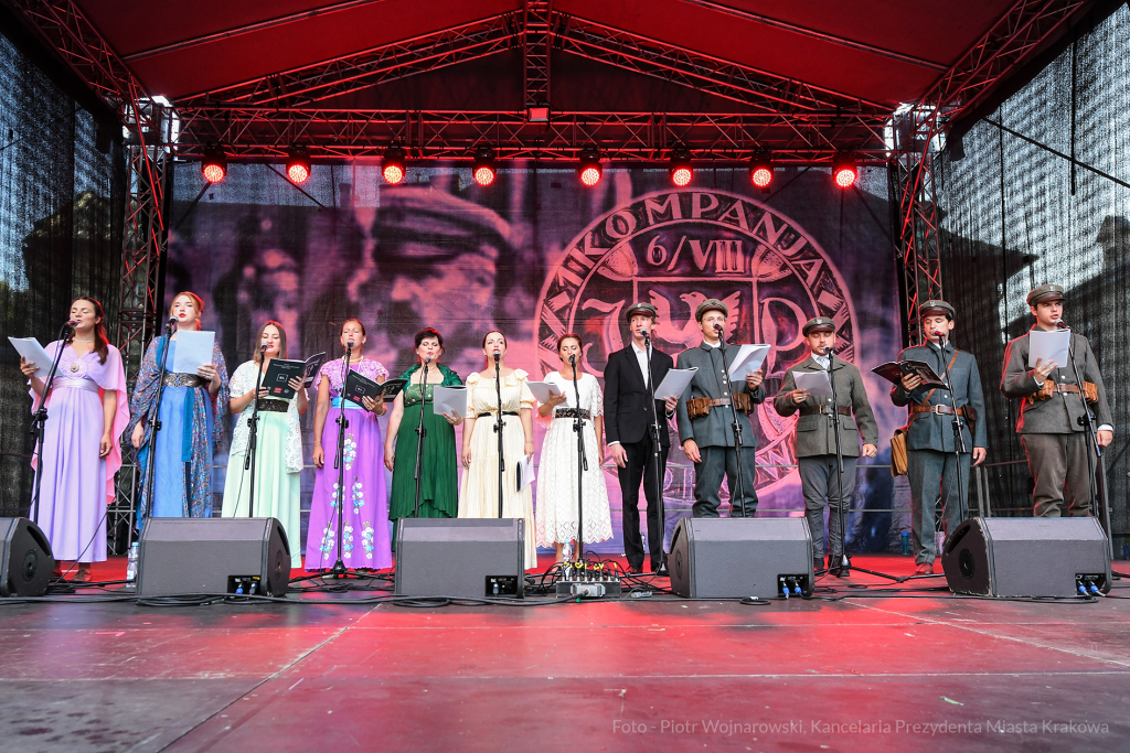 20220805_umk_48.jpg-Lekcja śpiewania, 2022, Kadrówka 1914  Autor: P. Wojnarowski