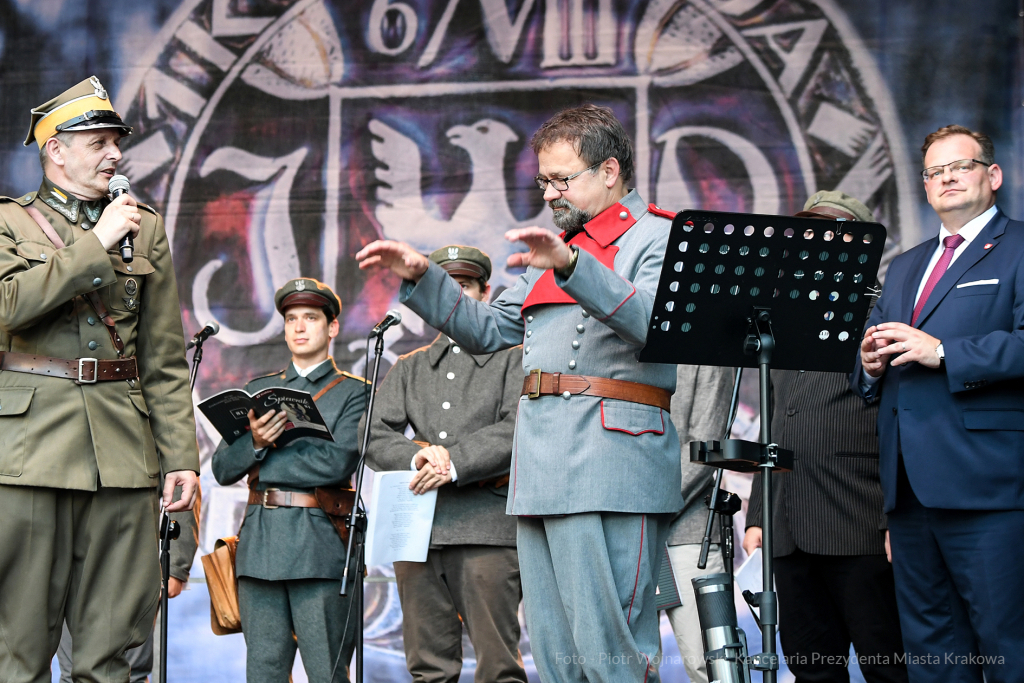 20220805_umk_65.jpg-Lekcja śpiewania, 2022, Kadrówka 1914  Autor: P. Wojnarowski