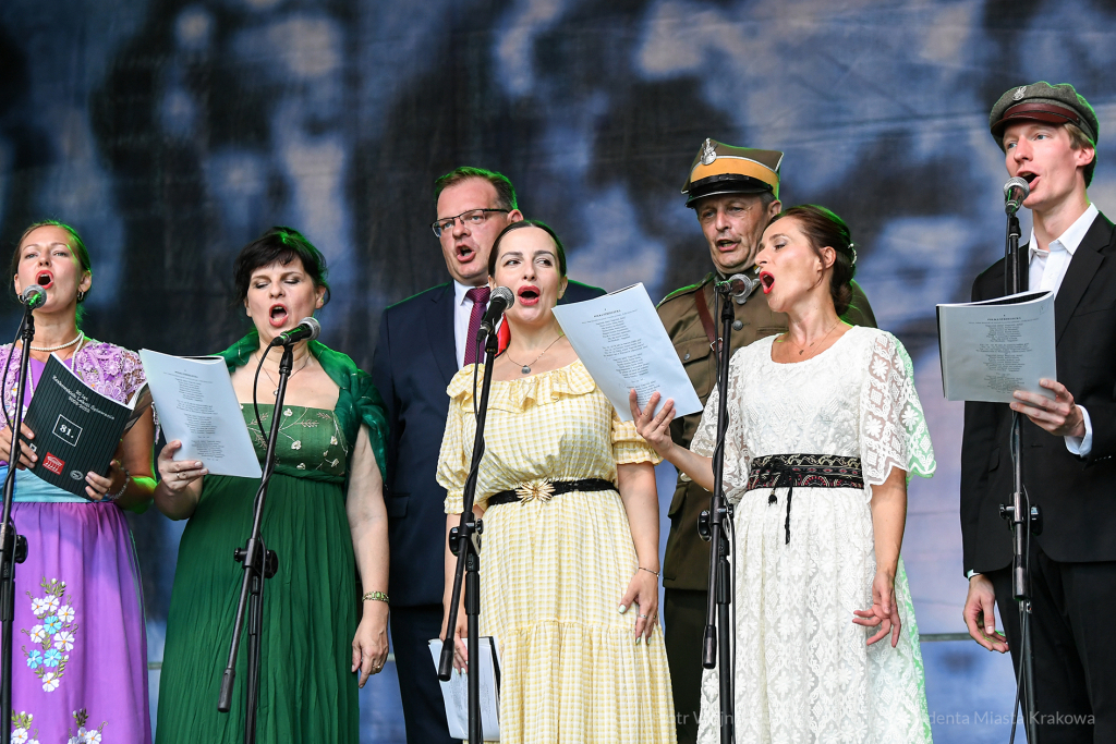 20220805_umk_68.jpg-Lekcja śpiewania, 2022, Kadrówka 1914  Autor: P. Wojnarowski