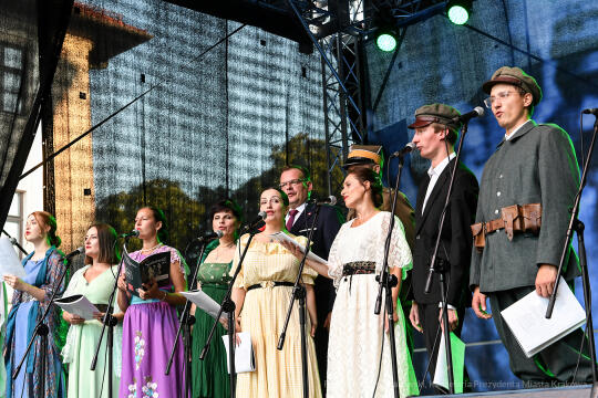 20220805_umk_73.jpg-Lekcja śpiewania, 2022, Kadrówka 1914