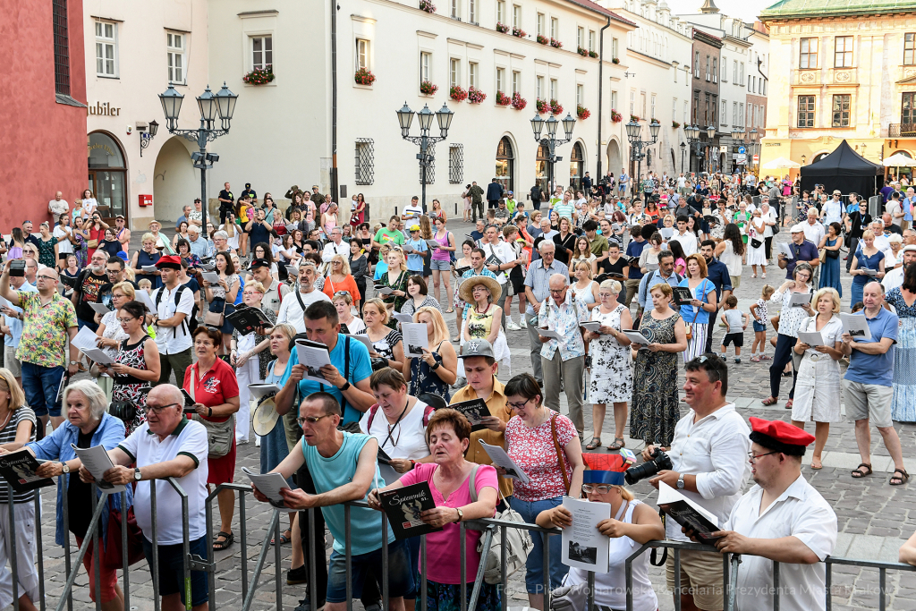 20220805_umk_78.jpg-Lekcja śpiewania, 2022, Kadrówka 1914  Autor: P. Wojnarowski