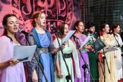 20220805_umk_79.jpg-Lekcja śpiewania, 2022, Kadrówka 1914