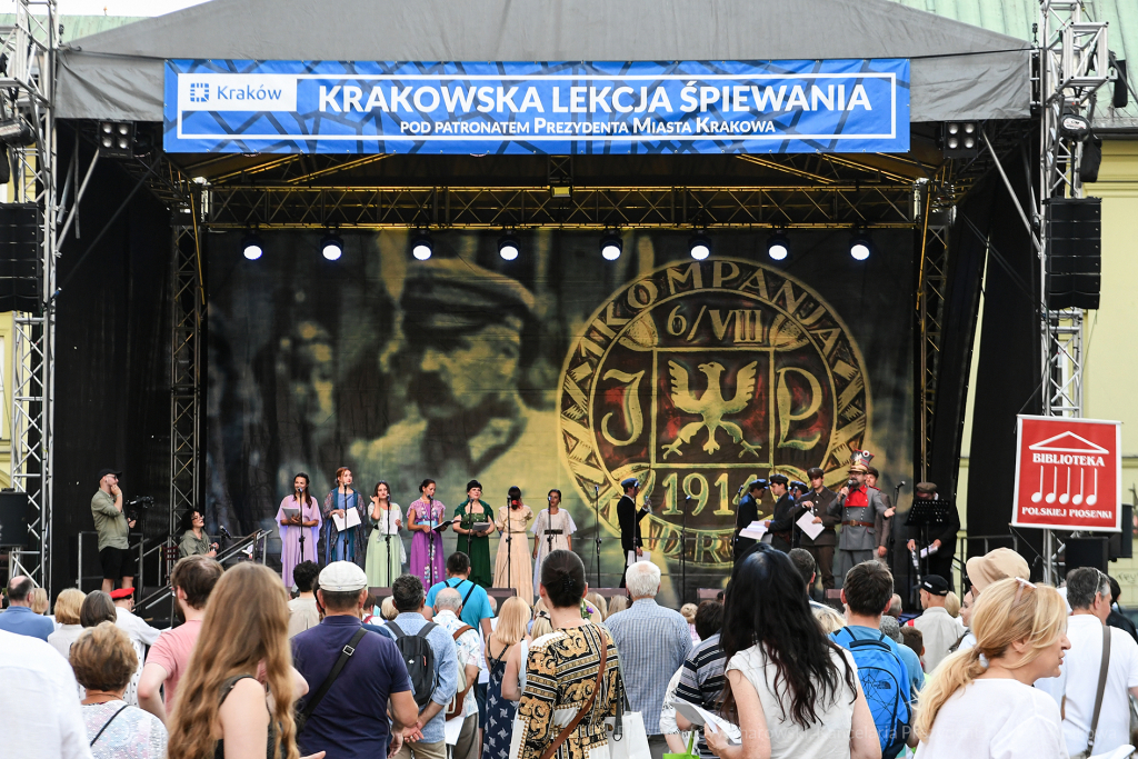 20220805_umk_84.jpg-Lekcja śpiewania, 2022, Kadrówka 1914  Autor: P. Wojnarowski