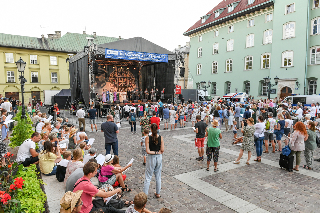 20220805_umk_88.jpg-Lekcja śpiewania, 2022, Kadrówka 1914  Autor: P. Wojnarowski