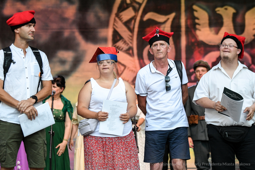 20220805_umk_97.jpg-Lekcja śpiewania, 2022, Kadrówka 1914  Autor: P. Wojnarowski