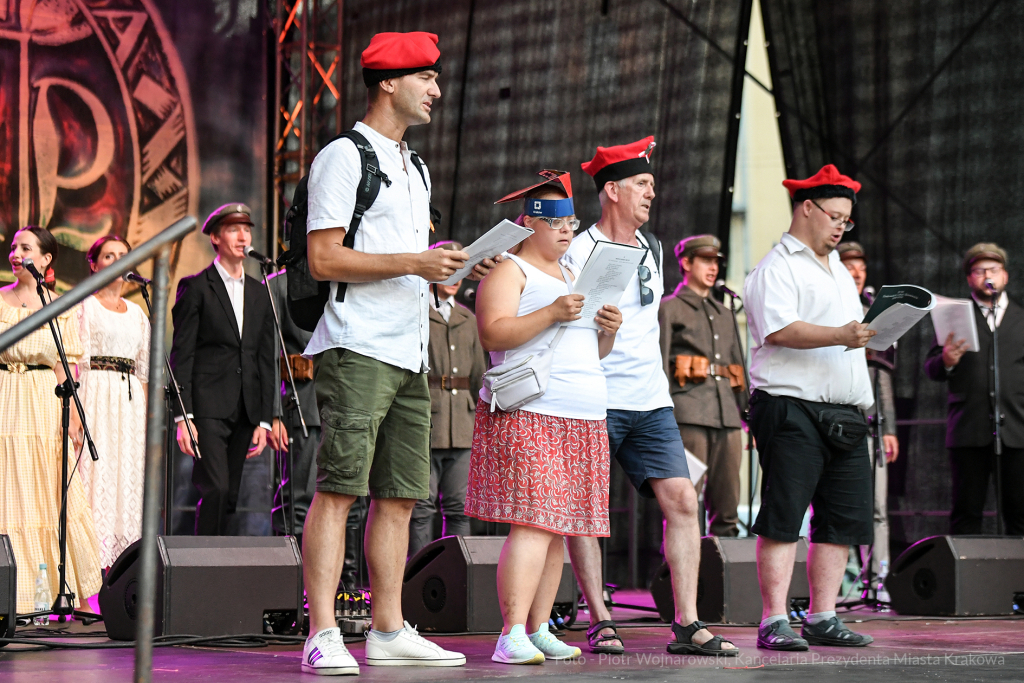 20220805_umk_98.jpg-Lekcja śpiewania, 2022, Kadrówka 1914  Autor: P. Wojnarowski