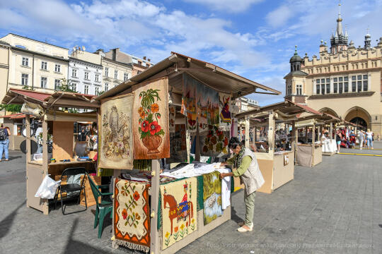 20220808_umk_25.jpg-Targi Sztuki Ludowej, Kraków, Rynek