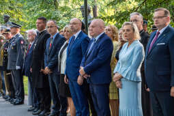 umk_7669.jpg-Capstrzyk, Park im dr H. Jordana, gen. Władysław Anders, Anna Anders