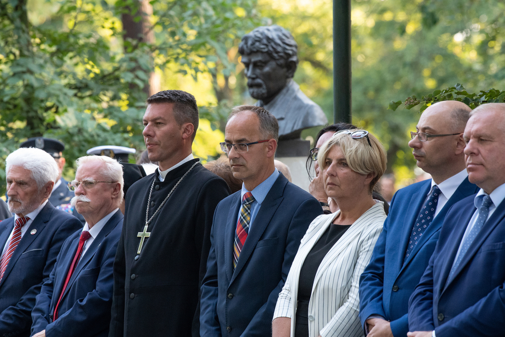 umk_7716.jpg-Capstrzyk, Park im dr H. Jordana, gen. Władysław Anders, Anna Anders  Autor: P. Wojnarowski