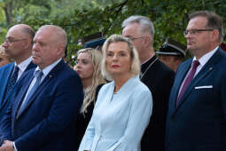 umk_7751.jpg-Capstrzyk, Park im dr H. Jordana, gen. Władysław Anders, Anna Anders