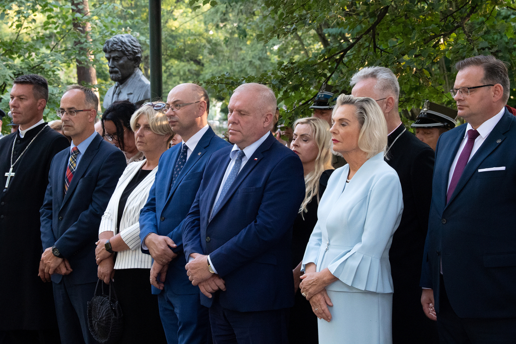 umk_7757.jpg-Capstrzyk, Park im dr H. Jordana, gen. Władysław Anders, Anna Anders  Autor: P. Wojnarowski