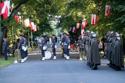 umk_7759.jpg-Capstrzyk, Park im dr H. Jordana, gen. Władysław Anders, Anna Anders