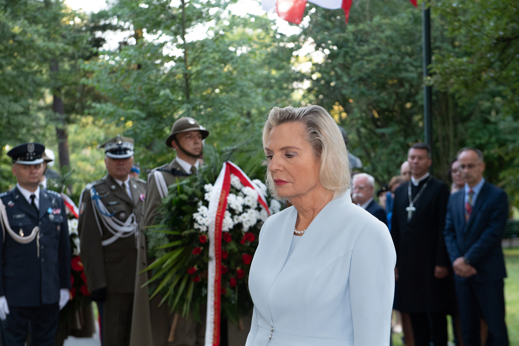 umk_7848.jpg-Capstrzyk, Park im dr H. Jordana, gen. Władysław Anders, Anna Anders  Autor: P. Wojnarowski