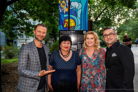 umk_9683.jpg-witraże, wystawa, Kraków, Jacek Majchrowski