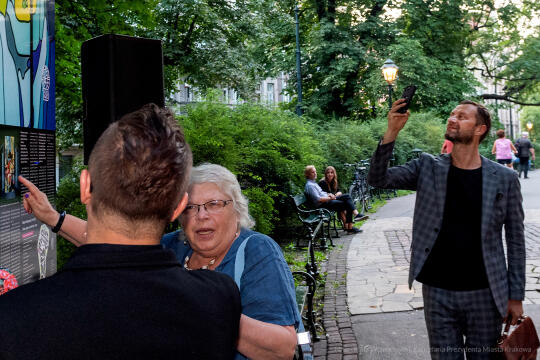 umk_9690.jpg-witraże, wystawa, Kraków, Jacek Majchrowski