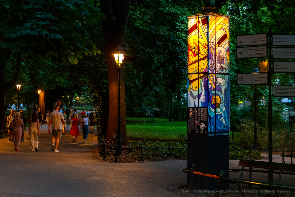 umk_9774.jpg-witraże, wystawa, Kraków, Jacek Majchrowski  Autor: P. Wojnarowski