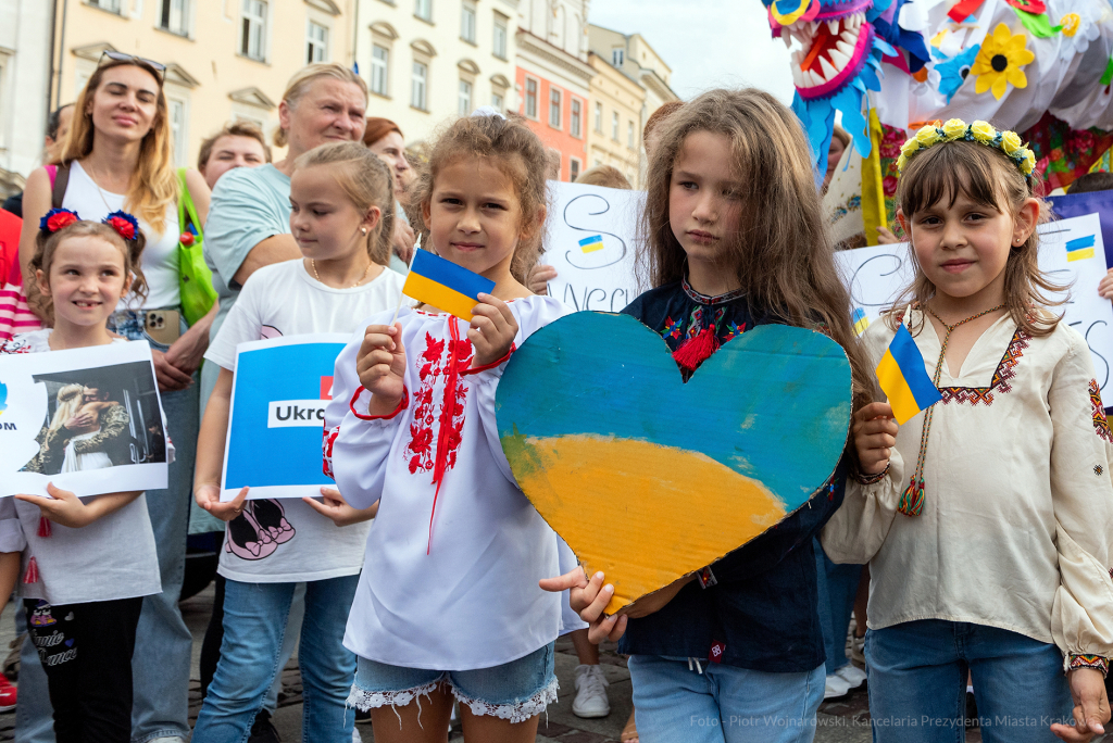 umk_0246.jpg-Kraków, Ukraina, solidarność, marsz, podświetlenia  Autor: P. Wojnarowski