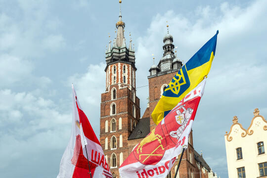 umk_0279.jpg-Kraków, Ukraina, solidarność, marsz, podświetlenia