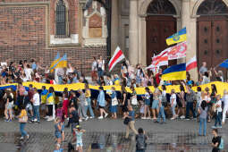 umk_0327.jpg-Kraków, Ukraina, solidarność, marsz, podświetlenia