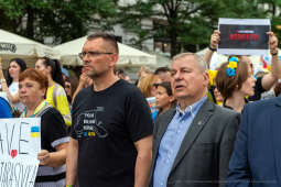 umk_0380.jpg-Kraków, Ukraina, solidarność, marsz, podświetlenia