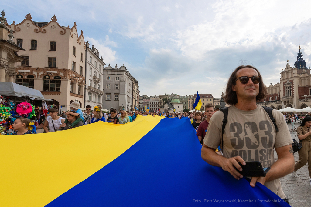 umk_0475.jpg-Kraków, Ukraina, solidarność, marsz, podświetlenia  Autor: P. Wojnarowski