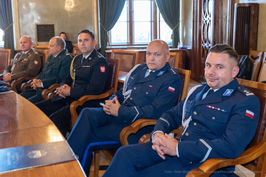 umk_1935.jpg-swieto, straz miejska, strazy miejskiej, uroczystosc, odznaczenia, odznaczen