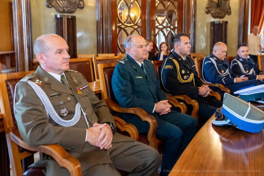 umk_1937.jpg-swieto, straz miejska, strazy miejskiej, uroczystosc, odznaczenia, odznaczen